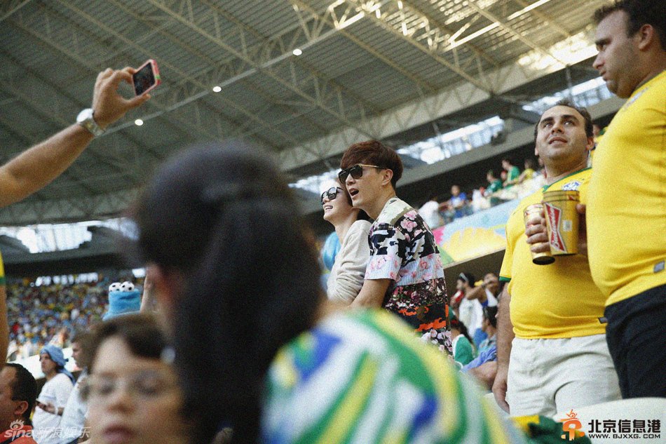 李承铉戚薇恋情曝光 李承铉戚薇海量巴西热吻照曝光