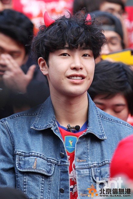 Roommate成员街头应援2014世界杯韩国足球 应援现场高清大图