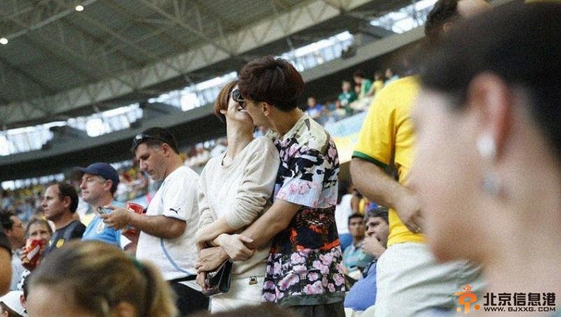 戚薇李承铉接吻照片 巴西看球忘情热吻被拍恋情曝光