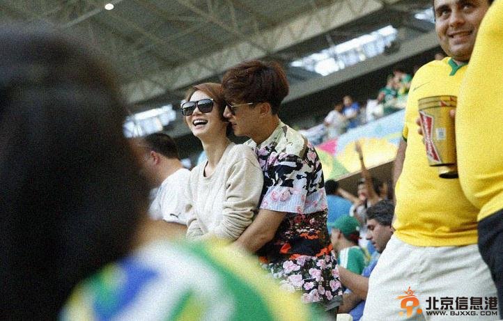 戚薇李承铉接吻照片 巴西看球忘情热吻被拍恋情曝光