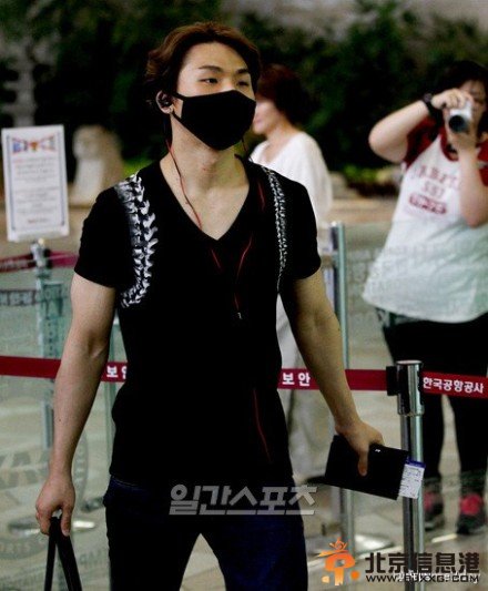 Bigbang大成赴日活动机场现场照高清大图公开