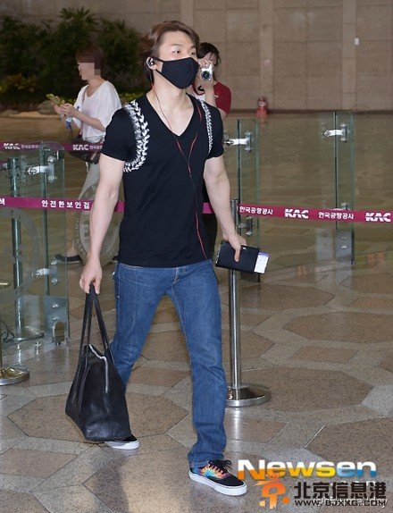 Bigbang大成赴日活动机场现场照高清大图公开