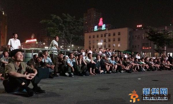 朝鲜球迷观战世界杯看球热情高涨 配有专业的<a href='http://www.bjxxg.cn/sports/zuqiu/' target='_blank'><u>足球</u></a>解说
