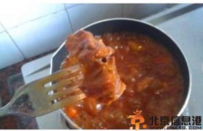 教你土豆炖牛肉的家常做法 好吃又好看的菜肴