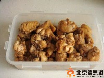 新疆大盘鸡的正宗做法是什么 在家也能吃到新疆菜