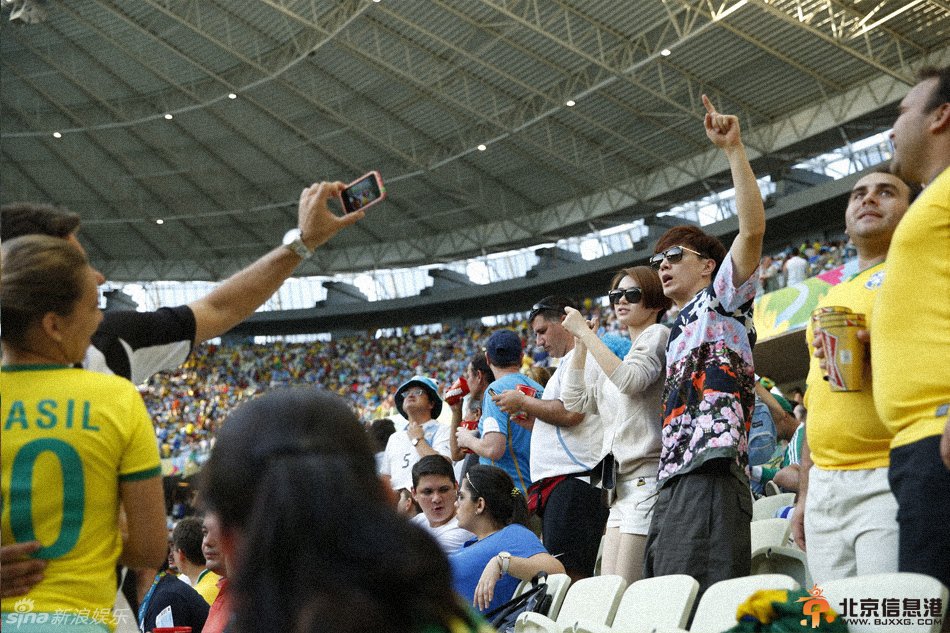 李承铉戚薇恋情曝光 李承铉戚薇海量巴西热吻照曝光