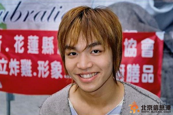 张峰奇新女友是谁揭其个人资料 与小甜甜分手内幕曝光