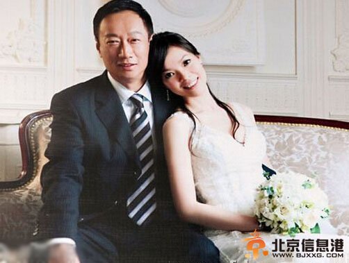 揭郭台铭老婆曾馨莹个人资料 妻子怀孕第三胎已4个月