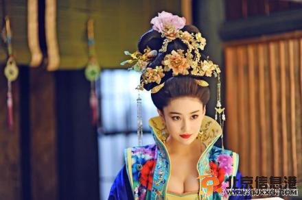 电视剧《武则天》张馨予剧照造型高清大图 张馨予饰演萧淑妃挤胸性感