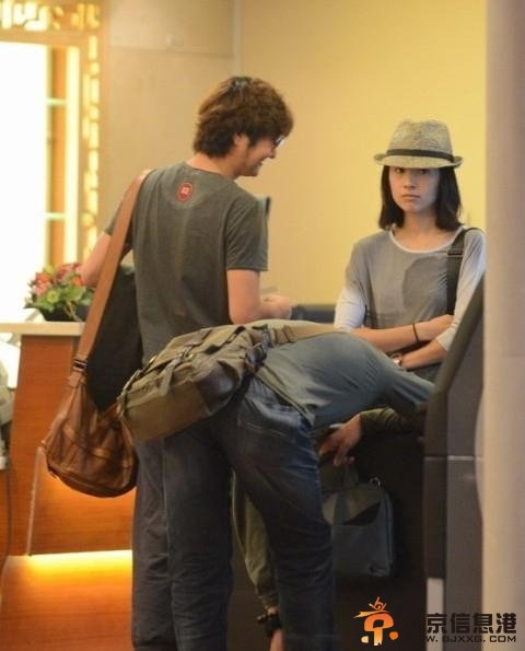 董洁王大治分手董洁缺席定情作发布会 王大治避谈董洁