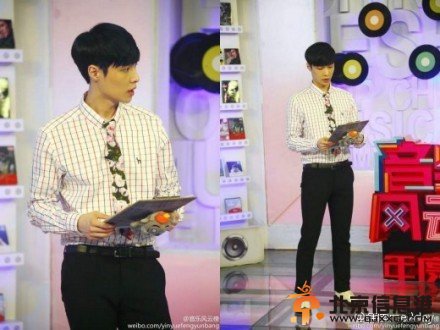 EXO成员Lay主持节目现场照公开 EXO中Lay担任<a href='http://www.bjxxg.cn/ent/yinyue/' target='_blank'><u>音乐</u></a>风云榜主持人