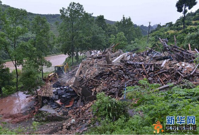 暴雨袭击湖南凤凰等地 4人失踪37万余人受灾