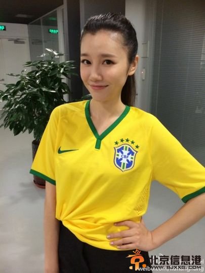 央视美女主播再展