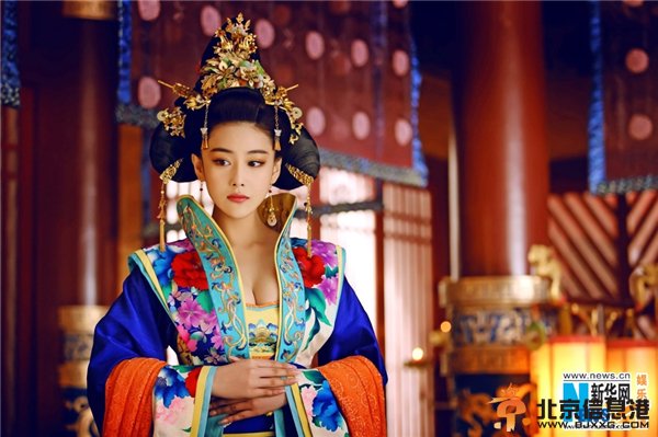 曝张馨予华丽剧照 酥胸半露演绎绝世美女萧淑妃
