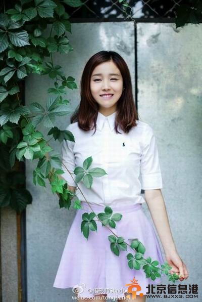 雪糕校花踢<a href='http://www.bjxxg.cn/sports/zuqiu/' target='_blank'><u>足球</u></a>清纯诱惑 宅男：傻傻看不清