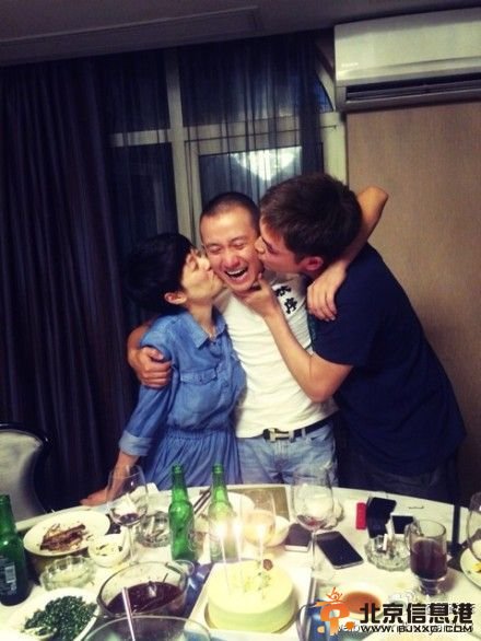 马伊琍携女探文章 文章生日马伊琍甜蜜献吻和好【图】