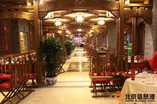 赵本山豪宅堪比皇宫 与圈中多名女星交情匪浅
