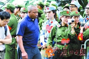“只见牛排不见钱” 陈光标洋慈善水土不服
