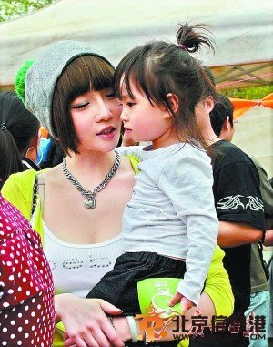 揭秘高晓松情史：曾与第一任老婆“三日闪婚”(图)