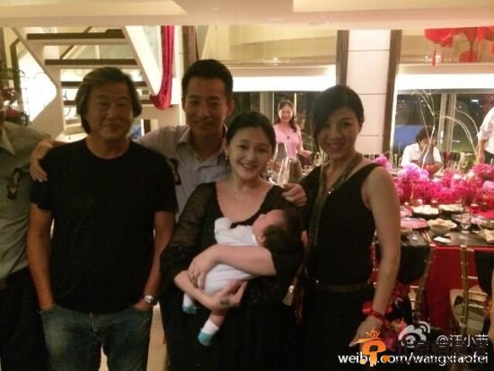 汪小菲台湾庆生大S抱女出镜 王伟忠到场【图】