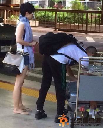文章马伊琍夏威夷度假 不时耳语感情回温 