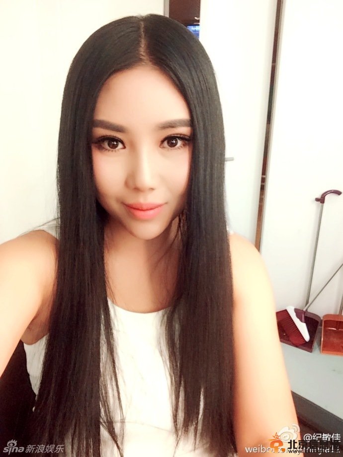 纪敏佳整容前后对比照:大饼脸一秒钟变女神【图】