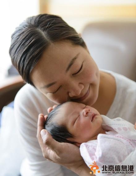 阿雅宣布女儿出生 并称已与老公美国注册结婚