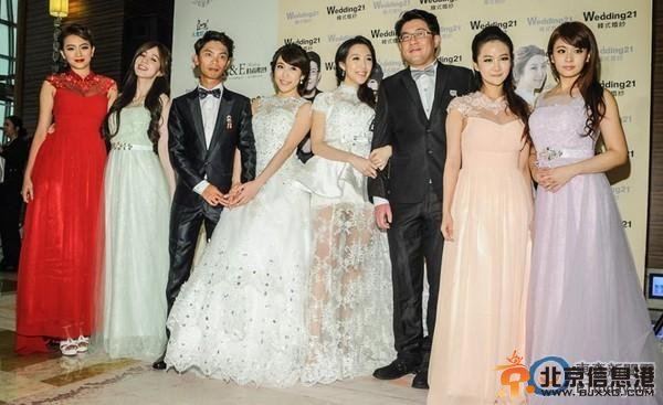 双胞胎依依佩佩婚礼“胸” 涌澎湃 新娘伴娘上围傲人【图】