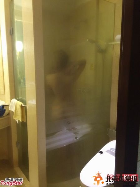 最豪车模田紫紫激情床照流出 遇渣男前任被爆不雅照