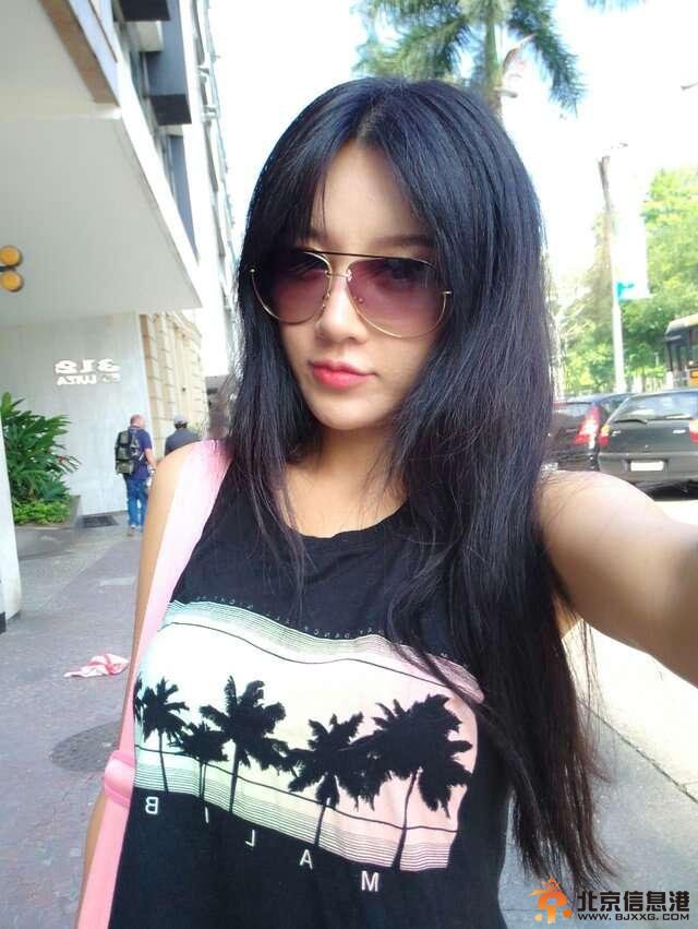 比基尼宝贝樊玲遭一路强吻 世界杯嗨爆南美