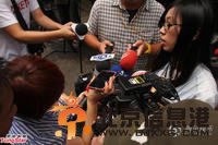 萧淑慎跳楼轻生 单腿悬空照曝光【图】