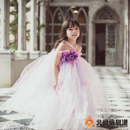 泰美小萝莉“太美了”软萌混血人来袭让你hold不住