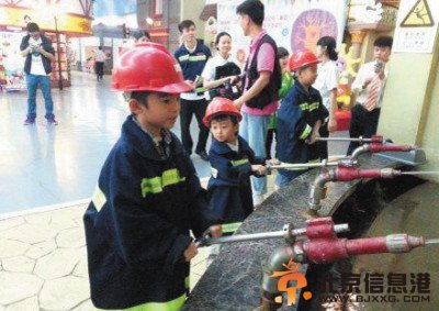 张柏芝再出车祸：大儿子Lucas坐车前排 的士司机称扭伤颈