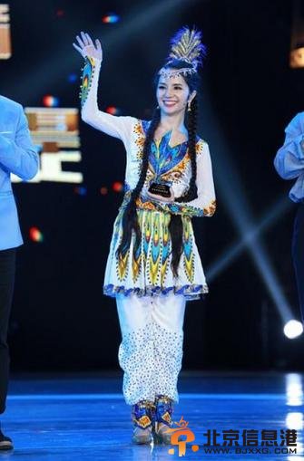 《中国好舞蹈》完美收官 新疆辣妈古丽米娜夺冠（组图）