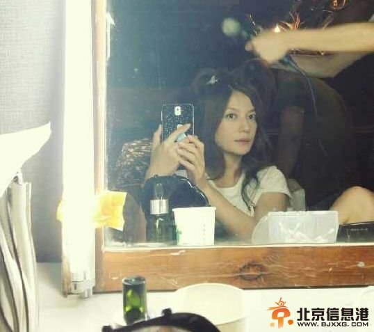 赵薇正在赶拍<a href='http://www.bjxxg.cn/ent/dianshi/' target='_blank'><u>电视</u></a>剧《虎妈猫爸》