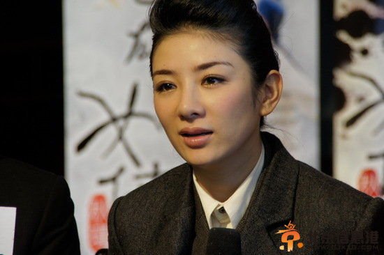 黄奕