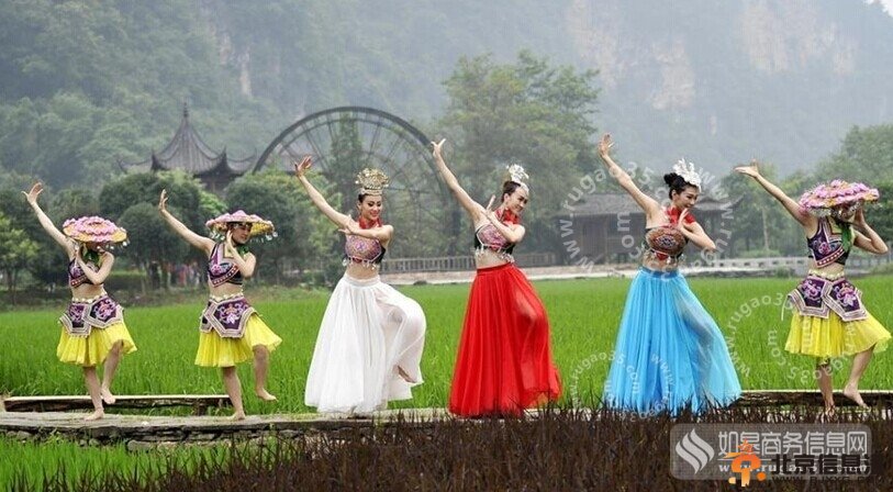 张家界版小苹果PK江南style 稻草鸟叔郑亚平反串各种逗比屌丝【爆笑图】