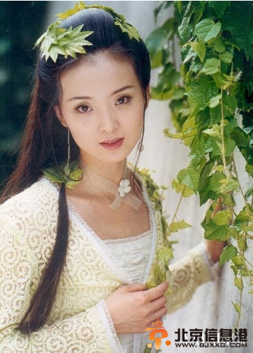 王艳遭儿子吐槽日消费数万 还记得那些年清新脱俗的晴格格白飞飞水芙蓉吗？