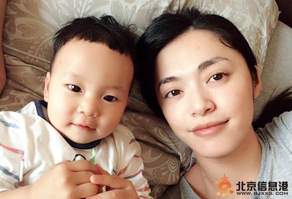 姚晨晒小土豆合影力证儿子像妈 “不服”网友称儿子更像曹郁