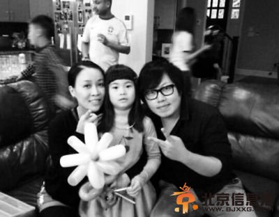 网曝那英与女儿现身加拿大