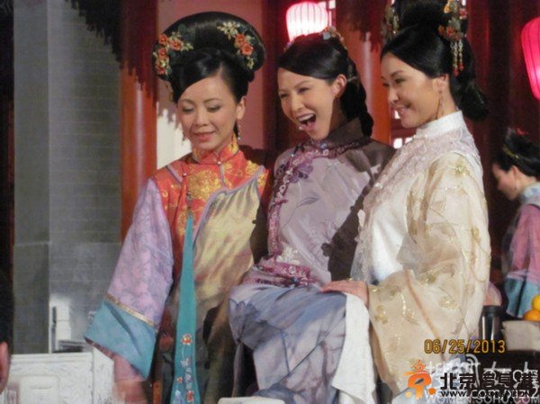 古装戏幕后欢乐搞笑大盘点 丫鬟娘娘齐卖萌【组图】