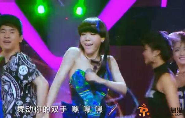 吴莫愁演唱精彩歌曲强势助力我的青春高八度