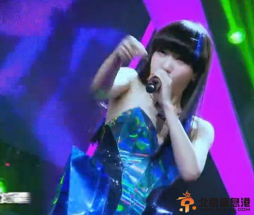 吴莫愁演唱精彩歌曲强势助力我的青春高八度