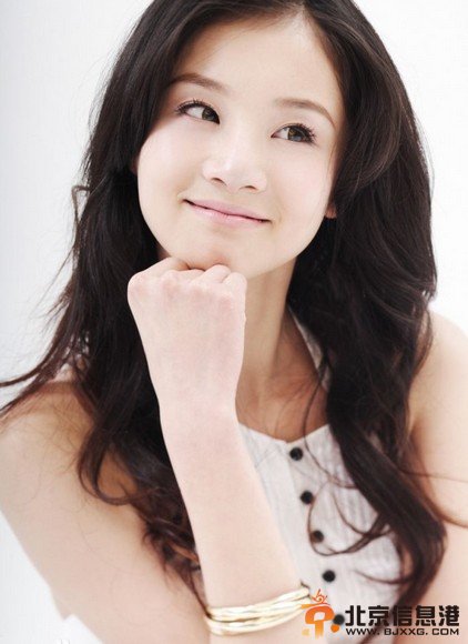 我的青春高八度萧文老婆方凯莉是谁扮演的？方凯莉扮演者章龄之个人资料及高清写真