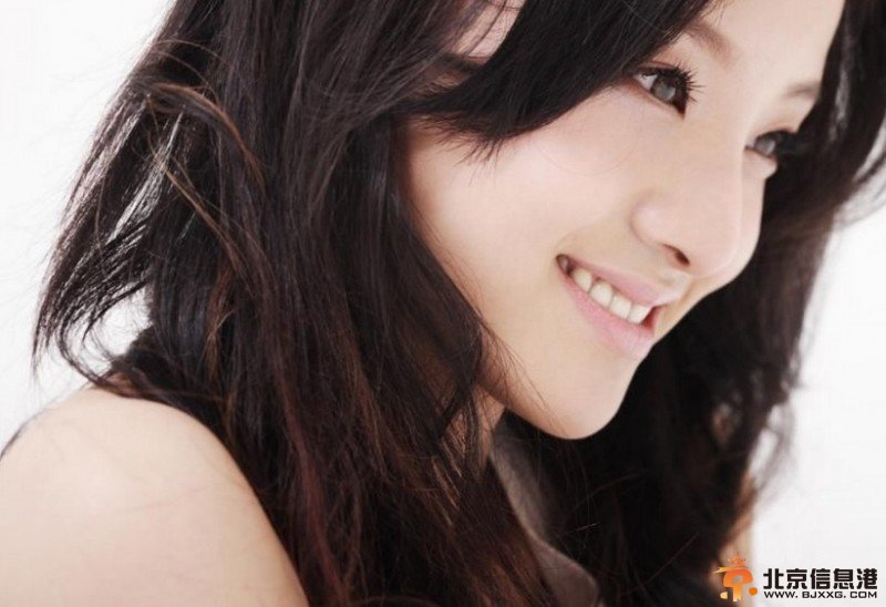 我的青春高八度萧文老婆方凯莉是谁扮演的？方凯莉扮演者章龄之个人资料及高清写真