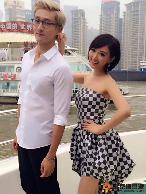 《爱情回来了》毛晓彤被曝手机壳控