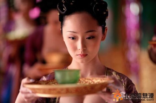 《汉阳造》女主角李曼缺席发布会
