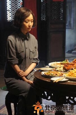 《汉阳造》女主角李曼缺席发布会
