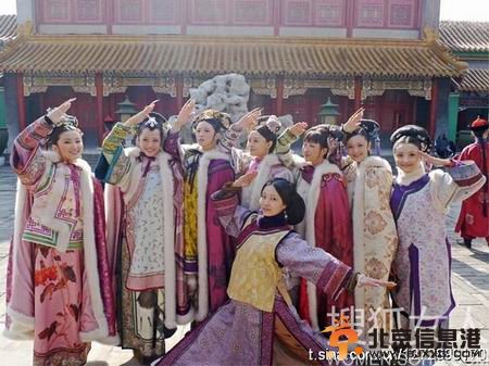 古装戏幕后欢乐搞笑 《甄嬛传》幕后照最嗨 