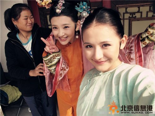 古装戏幕后欢乐搞笑大盘点 丫鬟娘娘齐卖萌【组图】